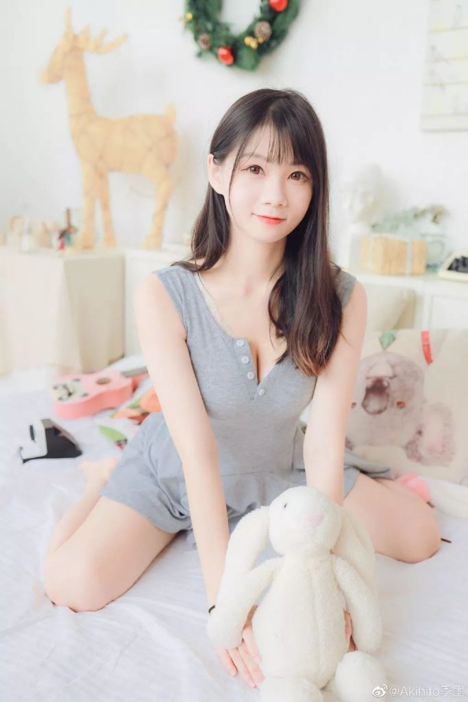 今日妹子福利,大兄弟们圣诞节快乐!-UM新媒体-自媒体短视频运营平台